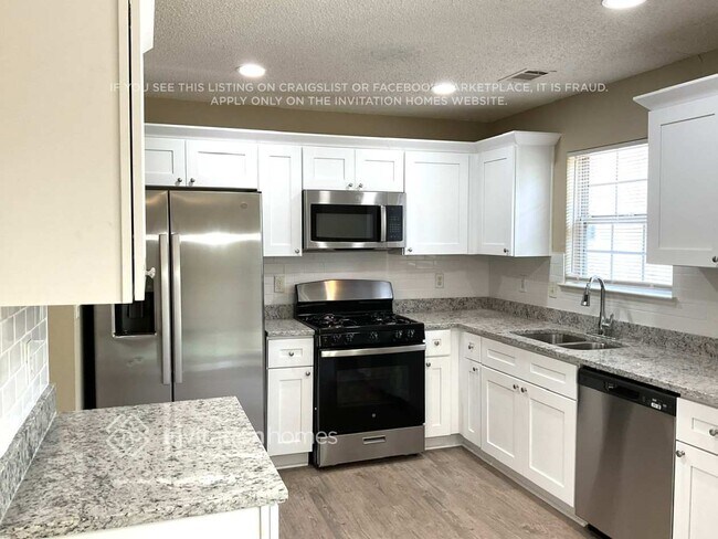 Foto del edificio - 4072 Olde Glen Cove