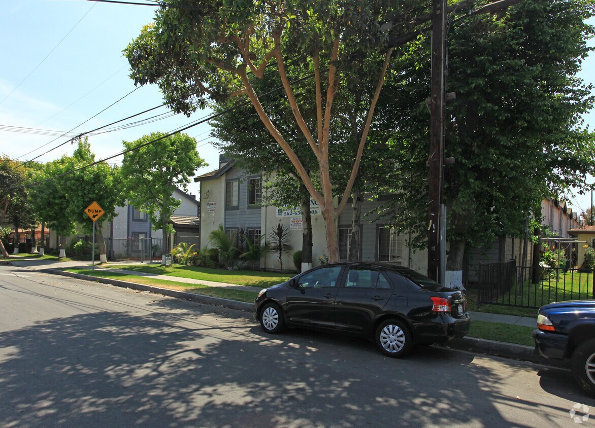 Building Photo - Gundry Apartments