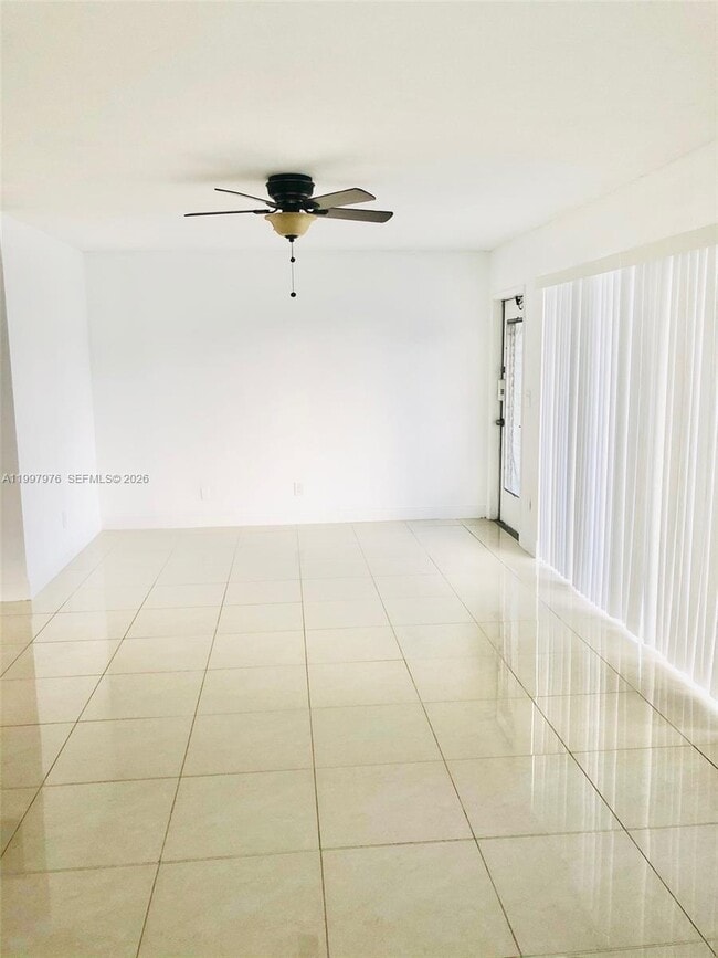 Foto del edificio - 1025 SE 15th St