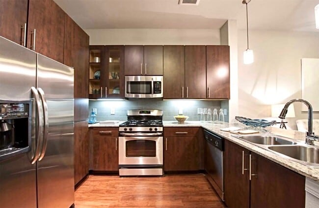 Building Photo - 2525 McCue Rd