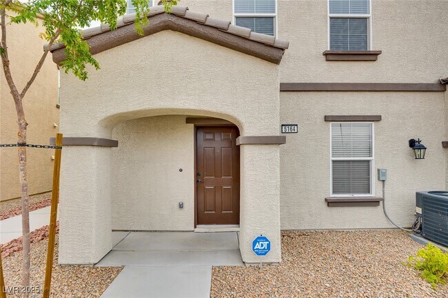 Foto del edificio - 5164 Steep Cliffs Ave