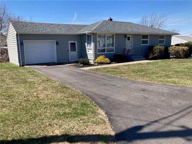 Building Photo - 96 Redwood Rd