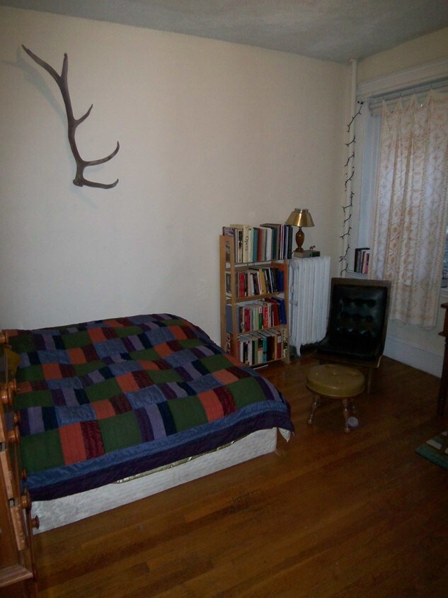 Primary Photo - 32 Hemenway St