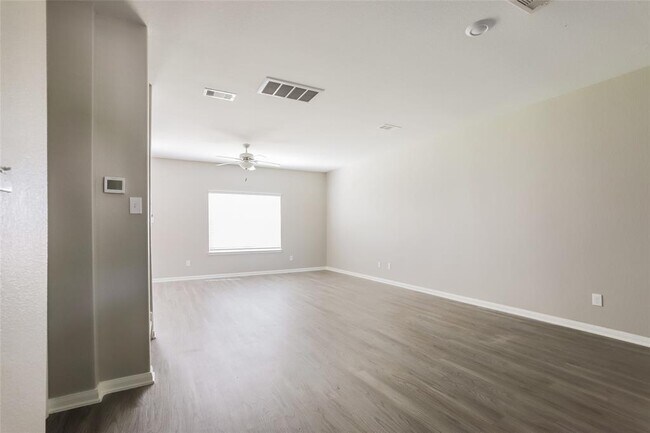 Building Photo - 23119 Bellini Dr