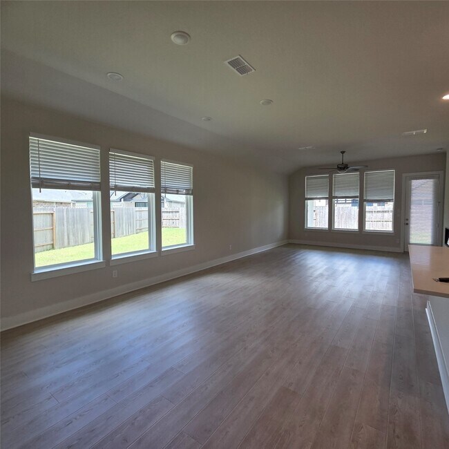 Foto del edificio - 24631 Keswick Vly Wy