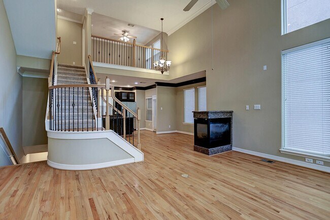 Building Photo - 6603 Wanita Pl