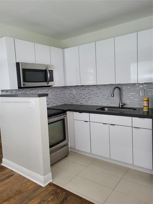 Foto del edificio - 35 NE 13th St