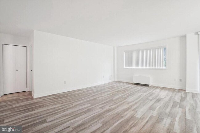 Foto del edificio - 2059 Huntington Ave