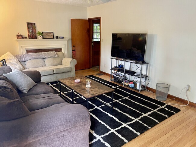 Foto del edificio - 417 S Swain Ave