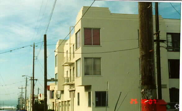 Building Photo - 6900 Fulton St