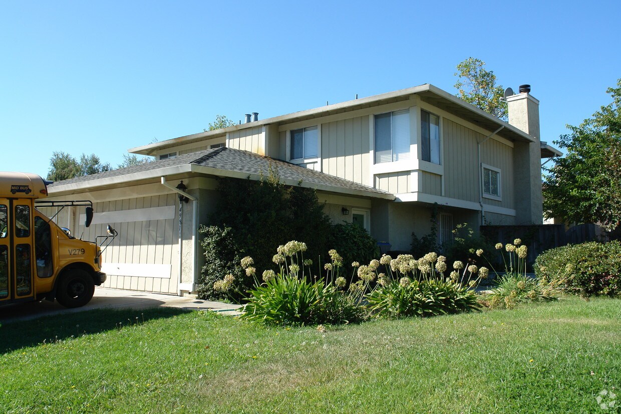 Building Photo - 4983-4981 Speak Ln
