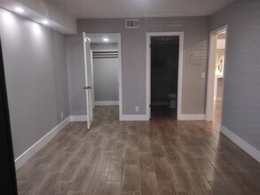 Building Photo - 5068 Rose Hill Dr