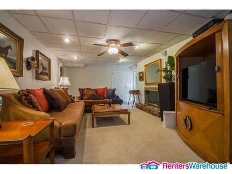 Primary Photo - 305 Beachland Dr NE