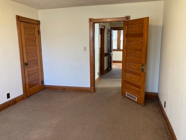 Foto del edificio - 900 S 14th St