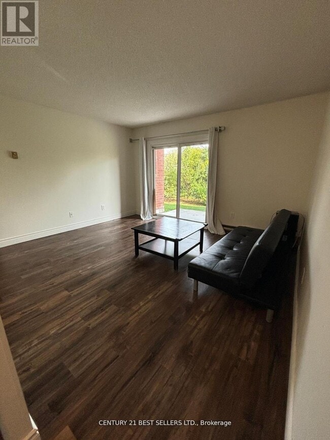 Building Photo - 171-171 Edgehill Dr