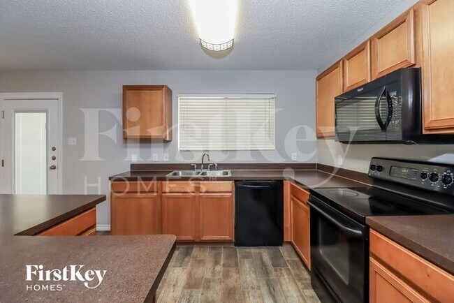 Building Photo - 6200 Winnebago Ct