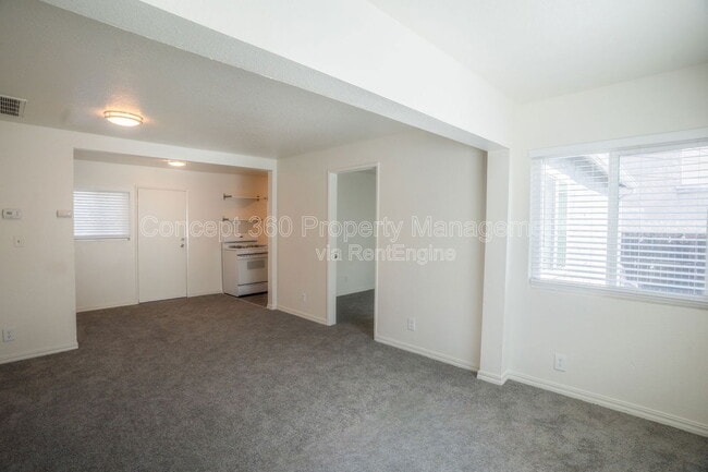 Foto del edificio - 1016 Lime Ave