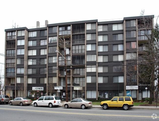 Building Photo - 9060 Palisade Ave