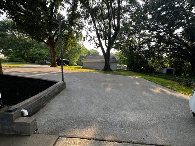 Foto del edificio - 2208 Sanderson Rd