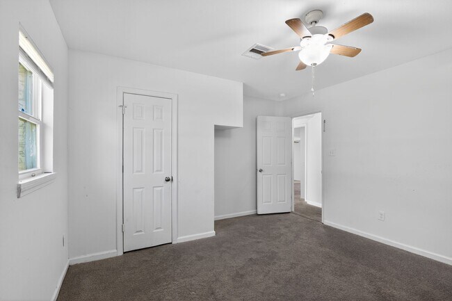 Foto del edificio - 1548 W 5th St