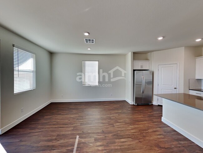 Foto del edificio - 866 Longwood Gdns St