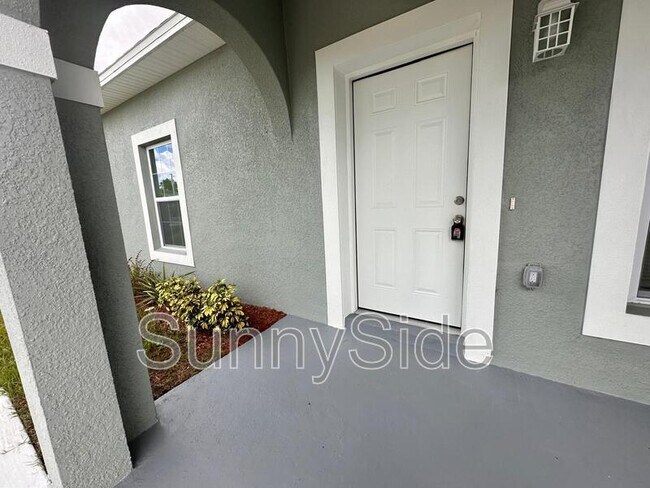 Foto del edificio - 636 Bittern Ct