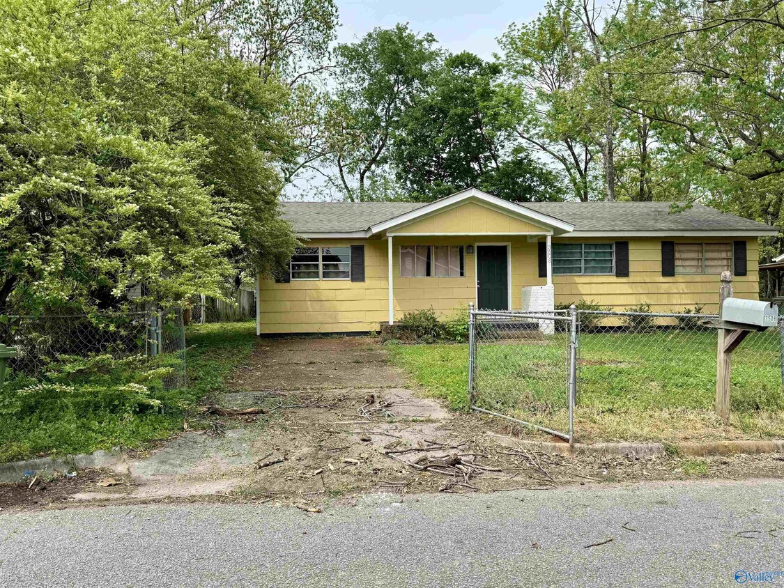Foto principal - 3508 Spruce Ave SW
