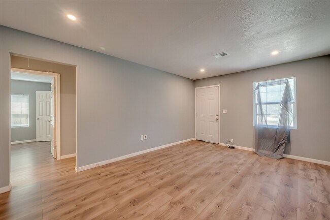 Foto del edificio - 6823 Goforth St