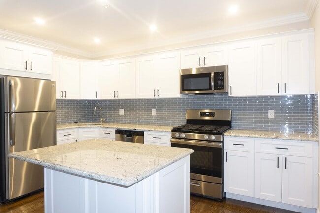 Building Photo - 8 Nira Ave