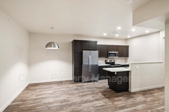 Building Photo - 209 Sawyer Ln