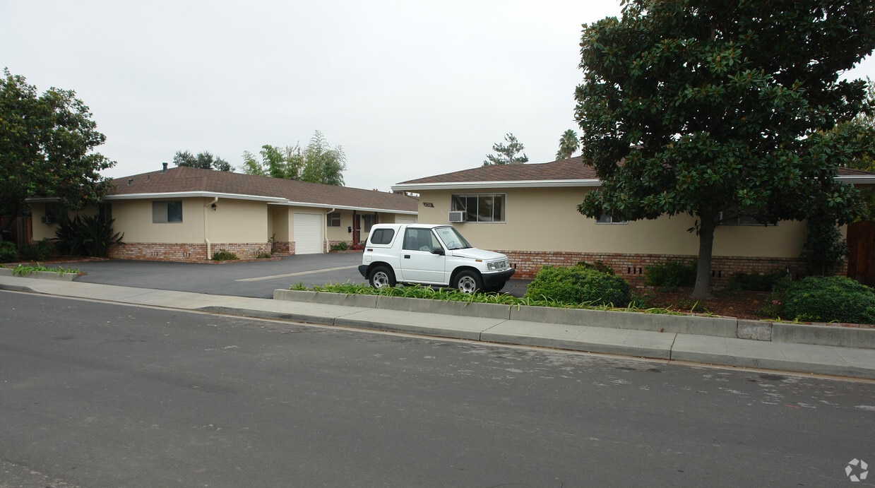 Primary Photo - 1120 Bonita Ave