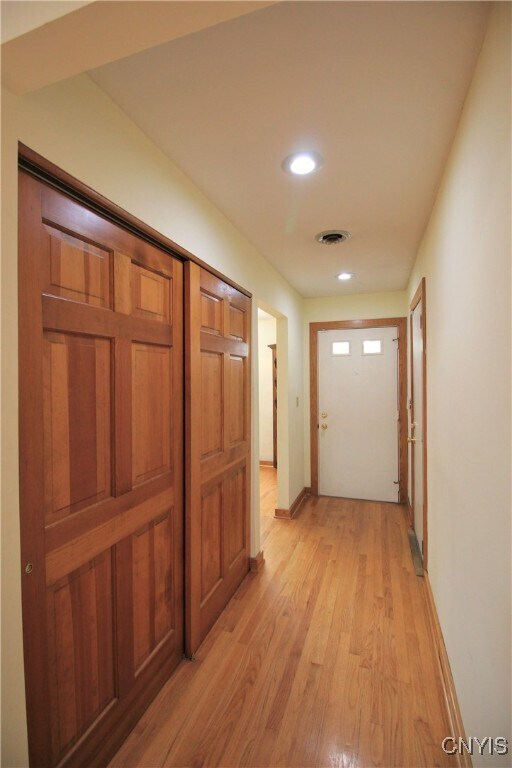 Foto del edificio - 222 Shuart Ave