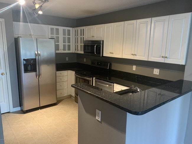 Foto del edificio - 519 Spring Forest Rd
