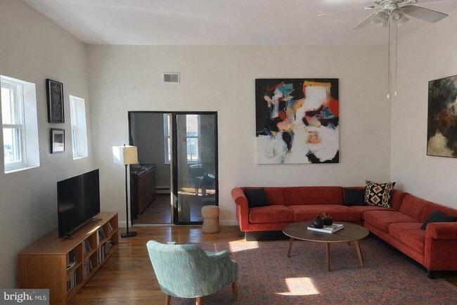 Foto del edificio - 407 S 10th St