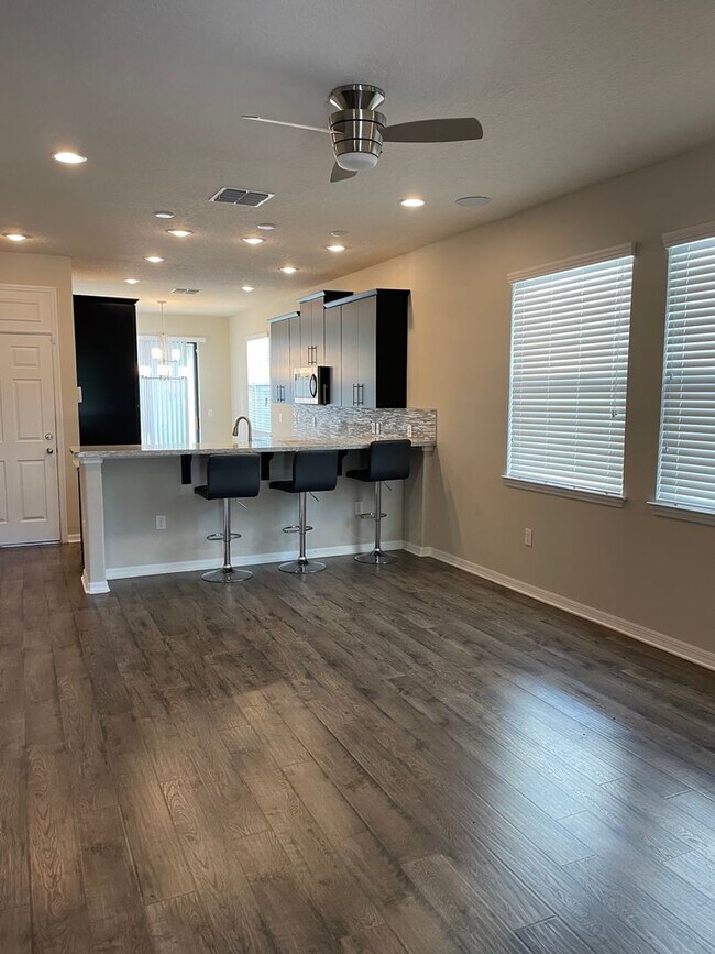 Foto del edificio - 3Bdrm 2.5 Bath 2-Car garage ---- Tapestry ...