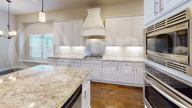 Building Photo - 1108 Horsetail Dr