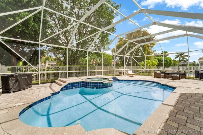 Foto del edificio - 12455 NW 63rd St