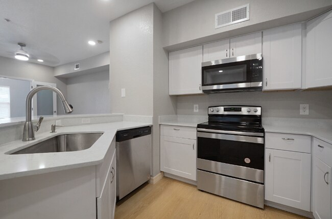 Building Photo - 826 Camargo Way