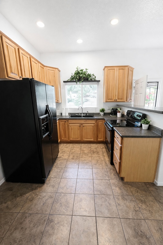 Building Photo - 1208 Alpine Oaks Dr