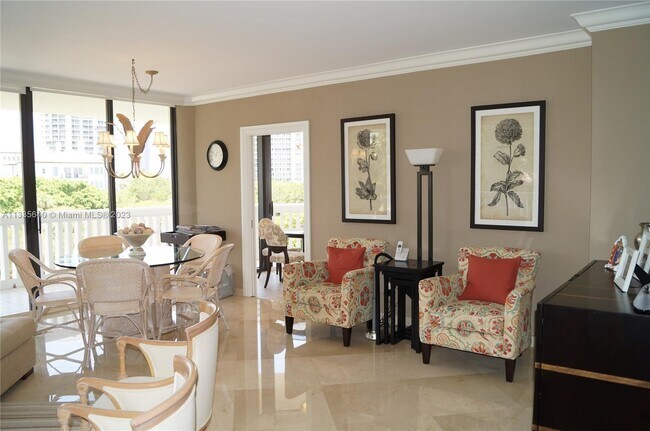 Foto del edificio - 2000 Island Blvd