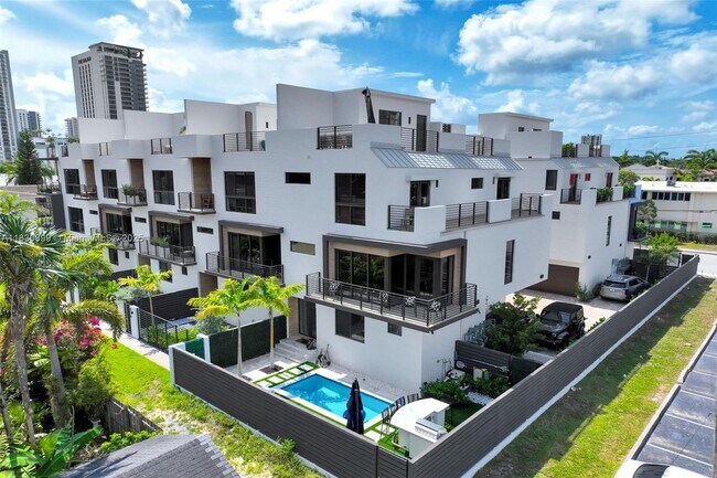 Foto del edificio - 820 NE 2nd St