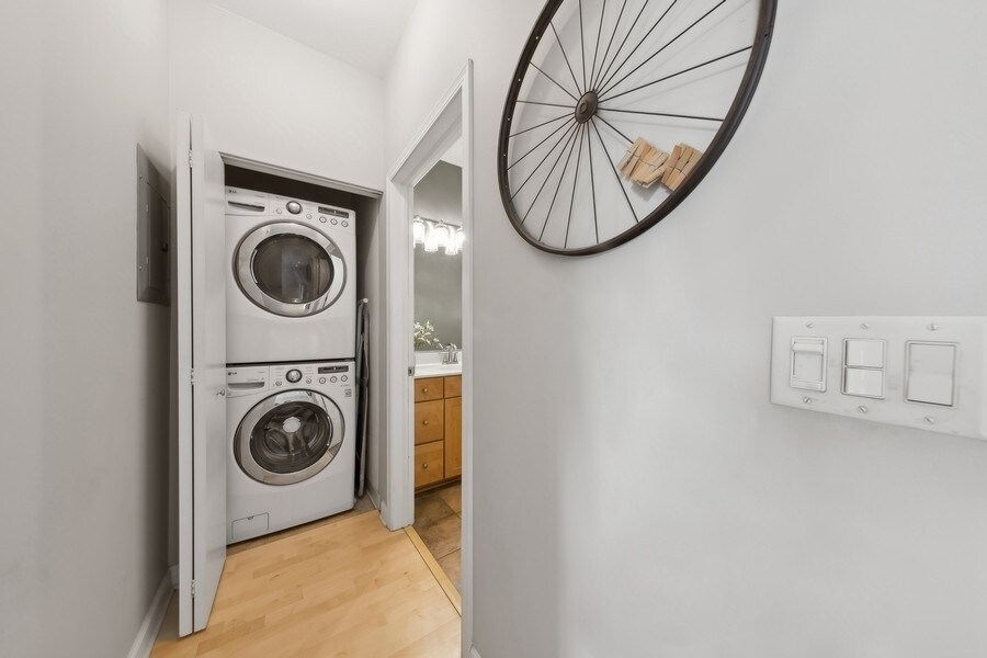 Foto principal - 421 W Huron St