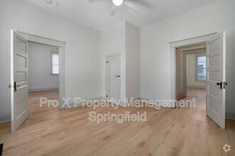 Building Photo - 214 W Madison St