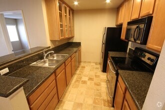 Building Photo - 7150 Shoreline Dr