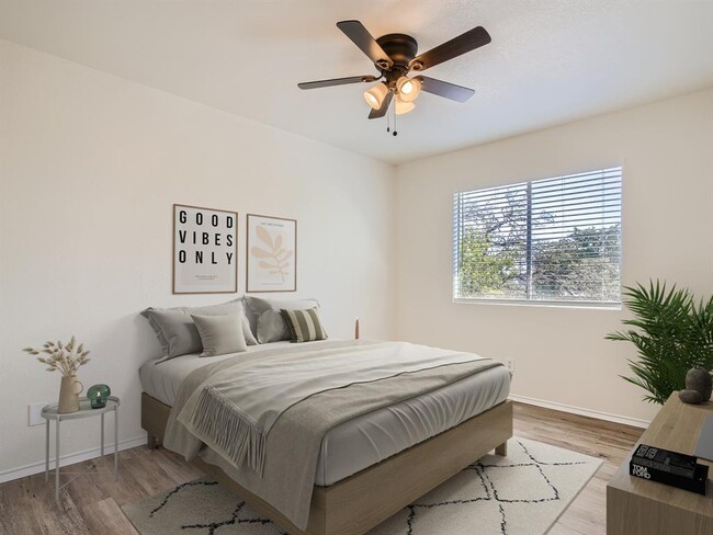 Foto del edificio - 9105 Japonica Ct