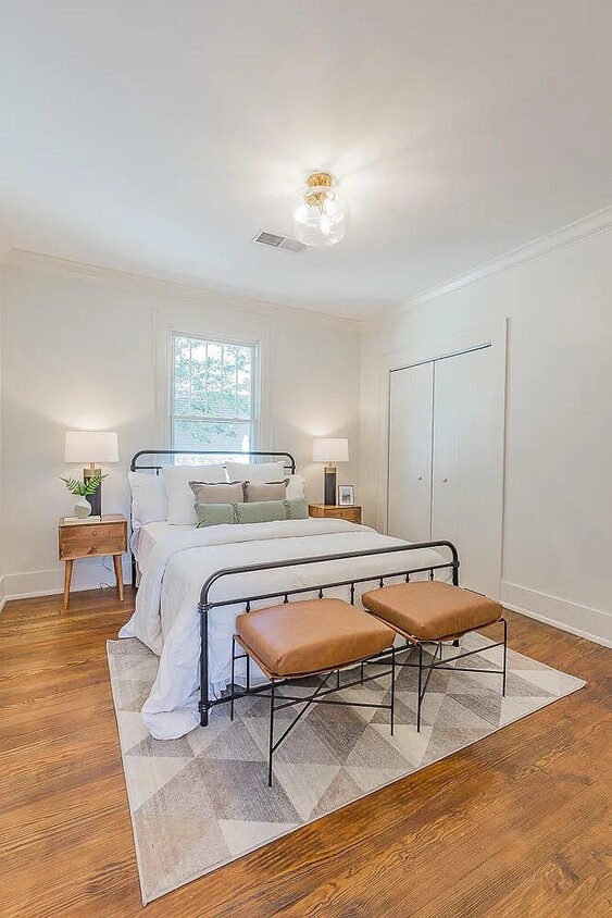 Master bedroom - 2403 Bailey Ave (Chattanooga, TN)