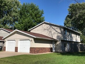 Building Photo - 2015 Miller St Building Photo - 2015 Miller St