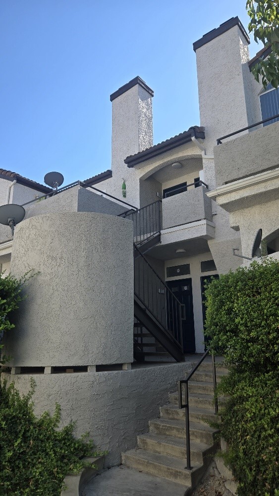 Building Photo - 13133 Le Parc Blvd