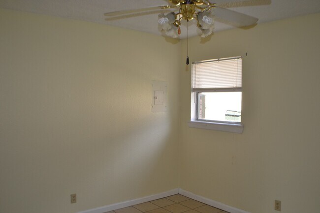 Foto del edificio - 706 Frisco Rd