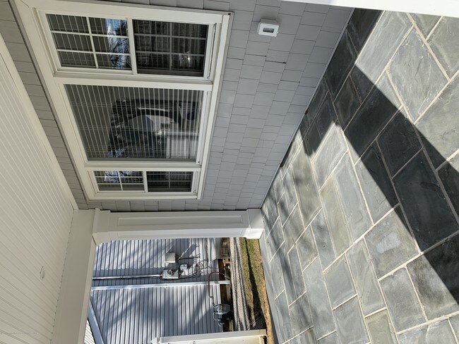 Building Photo - 25 1st St